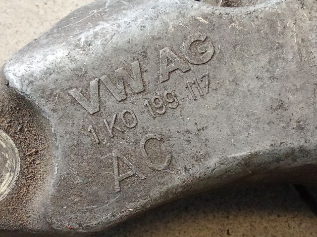 bontott VW GOLF V Váltó Tartó Bak (Pozíciófüggetlen)