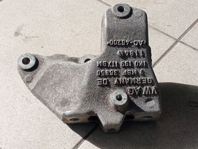 bontott VW GOLF V Váltó Tartó Bak (Pozíciófüggetlen)