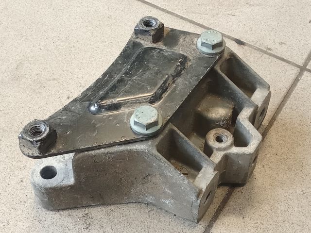 bontott VW GOLF V Váltó Tartó Bak (Pozíciófüggetlen)