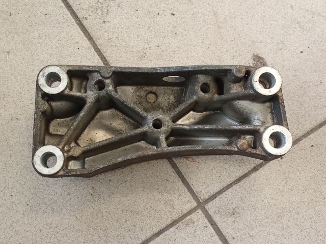 bontott VW GOLF V Váltó Tartó Bak (Pozíciófüggetlen)