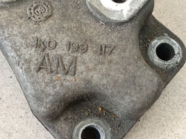 bontott VW GOLF V Váltó Tartó Bak (Pozíciófüggetlen)