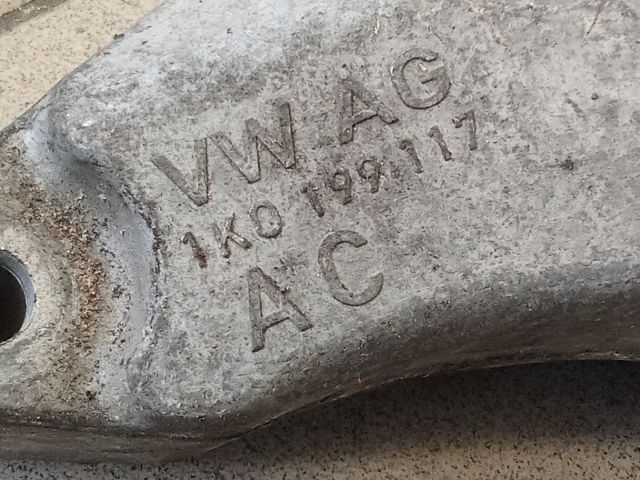 bontott VW GOLF V Váltó Tartó Bak (Pozíciófüggetlen)