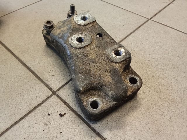 bontott VW GOLF V Váltó Tartó Bak (Pozíciófüggetlen)