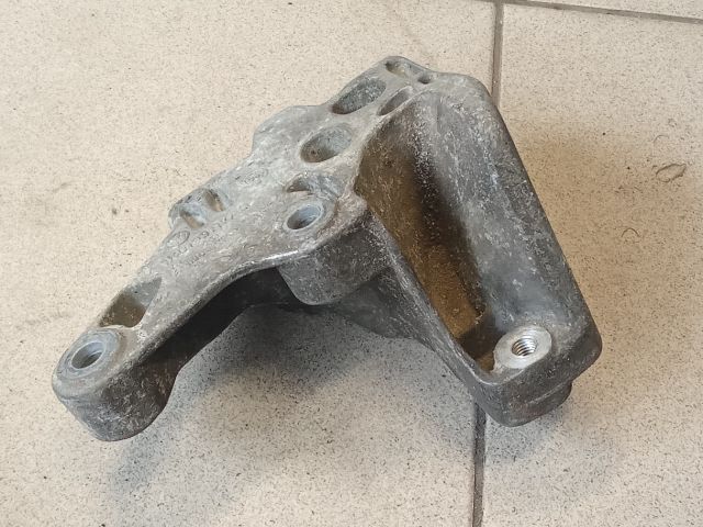 bontott VW GOLF V Váltó Tartó Bak (Pozíciófüggetlen)