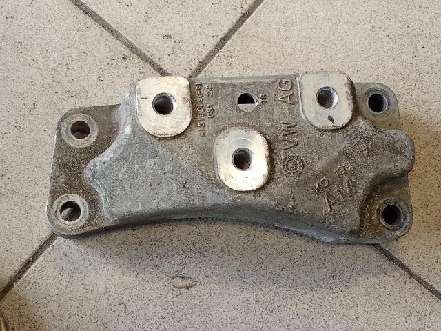 bontott VW GOLF V Váltó Tartó Bak (Pozíciófüggetlen)