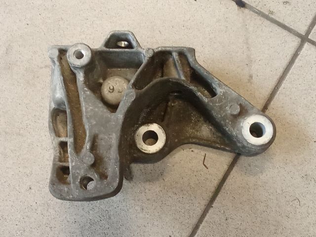 bontott VW GOLF V Váltó Tartó Bak (Pozíciófüggetlen)