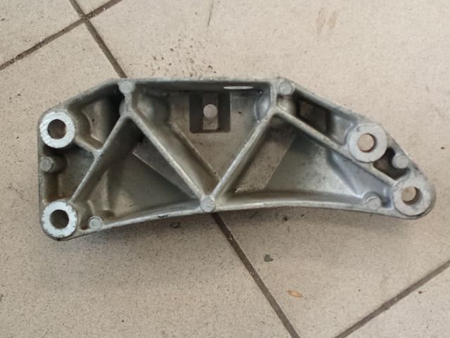 bontott VW GOLF V Váltó Tartó Bak (Pozíciófüggetlen)