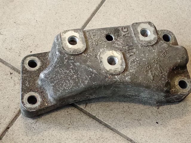 bontott VW GOLF V Váltó Tartó Bak (Pozíciófüggetlen)