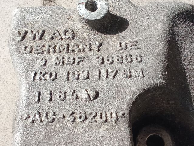 bontott VW GOLF V Váltó Tartó Bak (Pozíciófüggetlen)