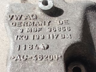 bontott VW GOLF V Váltó Tartó Bak (Pozíciófüggetlen)