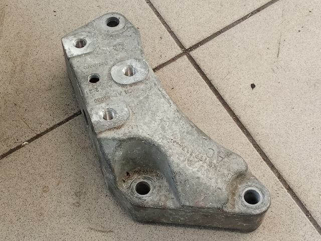 bontott VW GOLF V Váltó Tartó Bak (Pozíciófüggetlen)