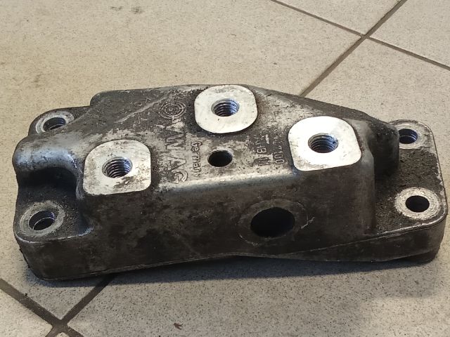 bontott VW GOLF V Váltó Tartó Bak (Pozíciófüggetlen)