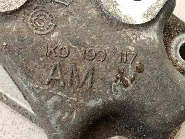 bontott VW GOLF V Váltó Tartó Bak (Pozíciófüggetlen)