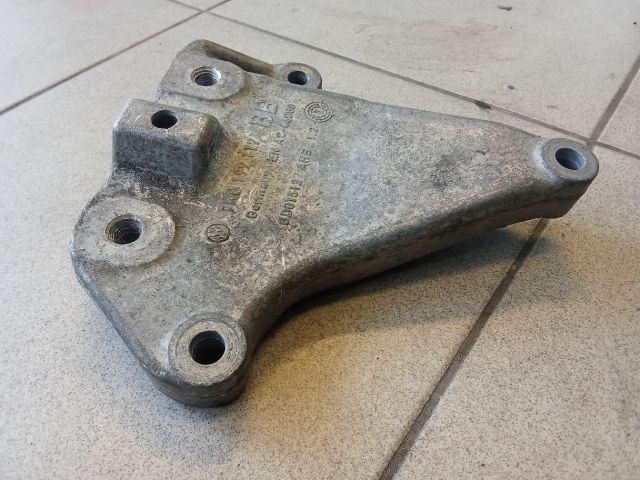 bontott VW GOLF V Váltó Tartó Bak (Pozíciófüggetlen)