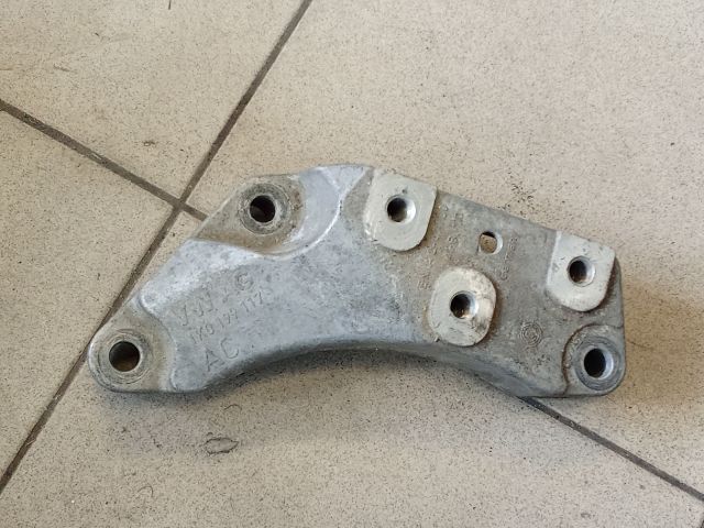 bontott VW GOLF V Váltó Tartó Bak (Pozíciófüggetlen)