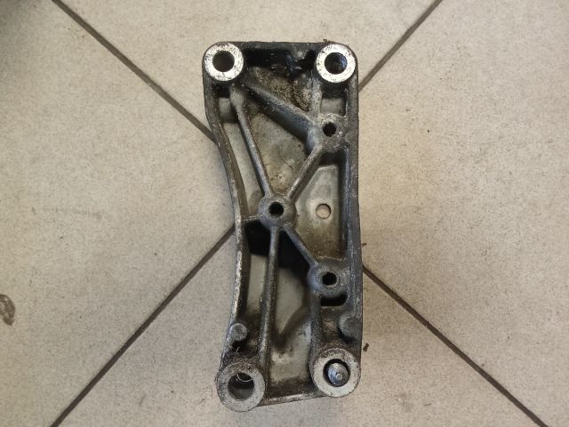 bontott VW GOLF V Váltó Tartó Bak (Pozíciófüggetlen)