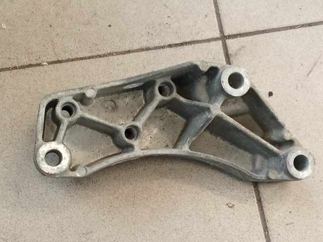 bontott VW GOLF V Váltó Tartó Bak (Pozíciófüggetlen)