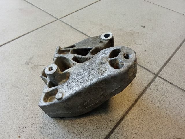 bontott VW GOLF V Váltó Tartó Bak (Pozíciófüggetlen)