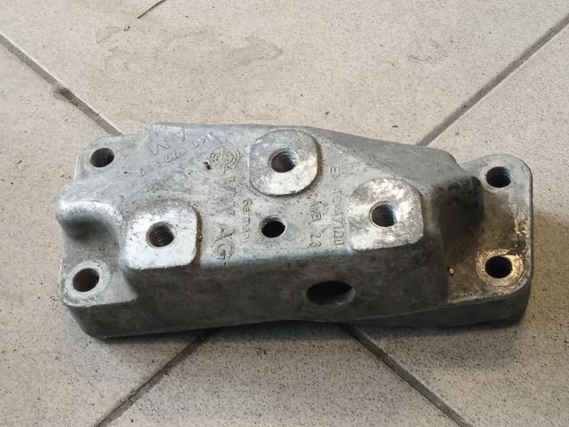 bontott VW GOLF V Váltó Tartó Bak (Pozíciófüggetlen)