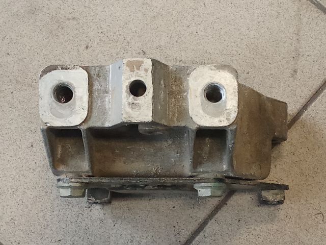 bontott VW GOLF V Váltó Tartó Bak (Pozíciófüggetlen)