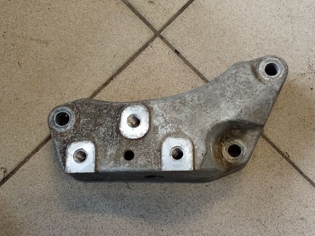 bontott VW GOLF V Váltó Tartó Bak (Pozíciófüggetlen)