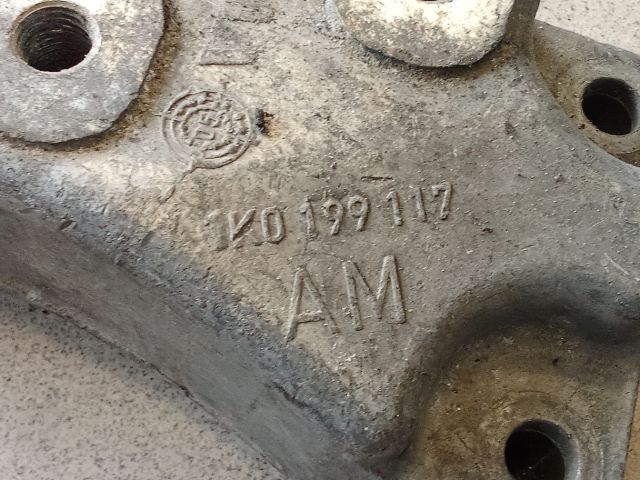 bontott VW GOLF V Váltó Tartó Bak (Pozíciófüggetlen)