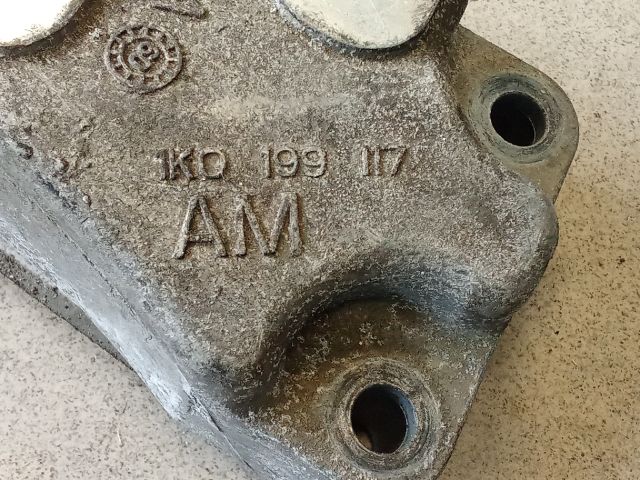 bontott VW GOLF V Váltó Tartó Bak (Pozíciófüggetlen)