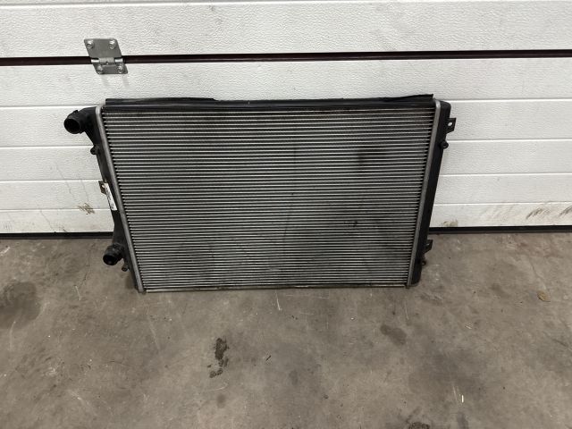 bontott VW GOLF V Vízhűtő Radiátor (Klímás)