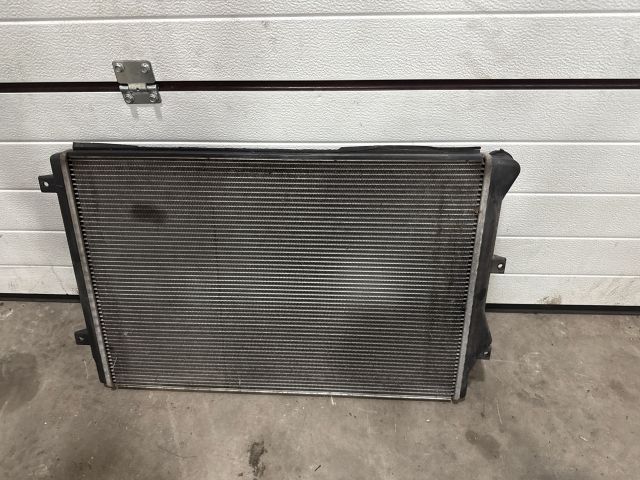 bontott VW GOLF V Vízhűtő Radiátor (Klímás)