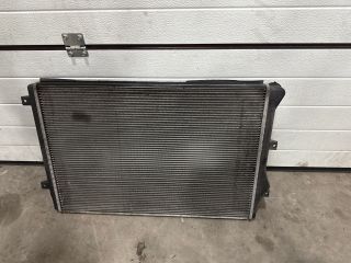 bontott VW GOLF V Vízhűtő Radiátor (Klímás)