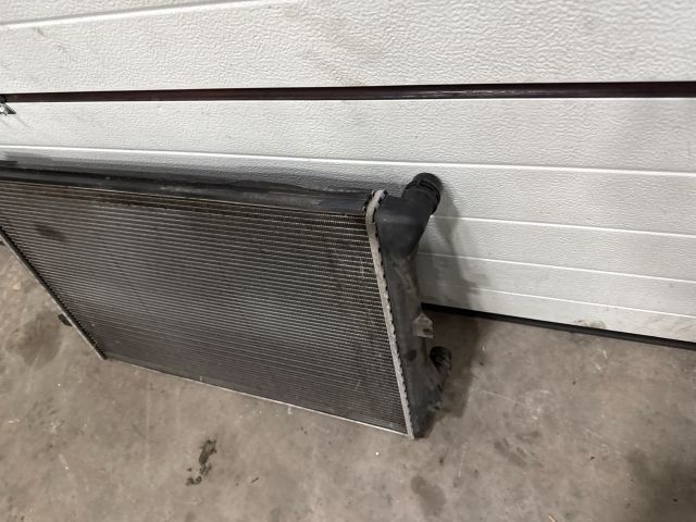 bontott VW GOLF V Vízhűtő Radiátor (Klímás)