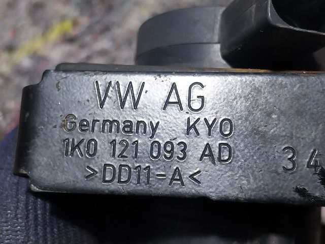 bontott VW GOLF V Vízpumpa