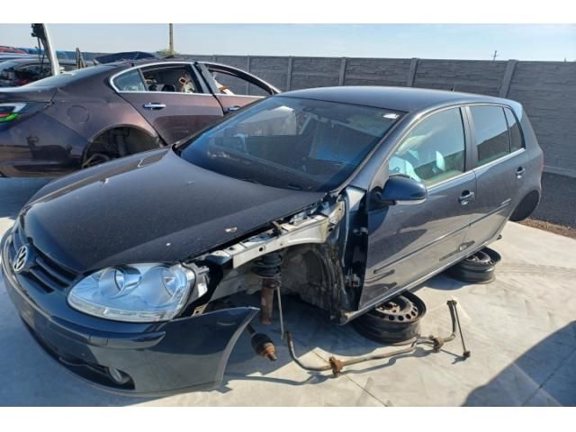 bontott VW GOLF V Vízpumpa