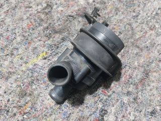bontott VW GOLF V Vízpumpa