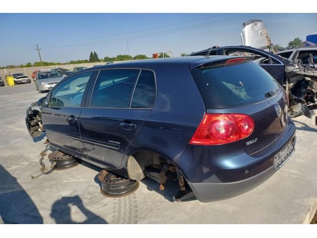 bontott VW GOLF V Vízpumpa