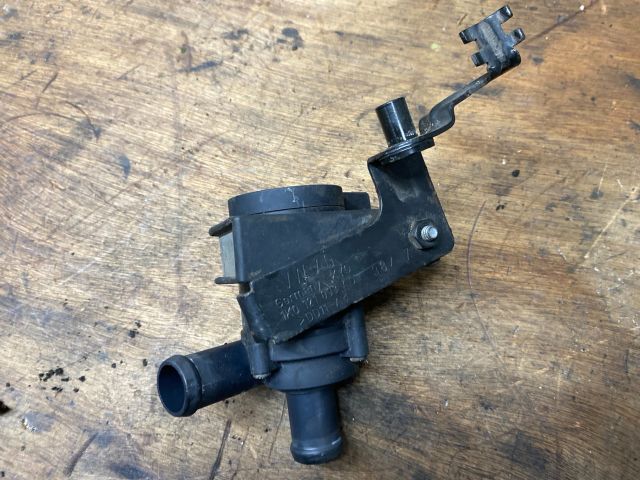 bontott VW GOLF V Vízpumpa