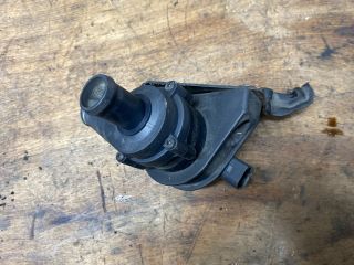 bontott VW GOLF V Vízpumpa