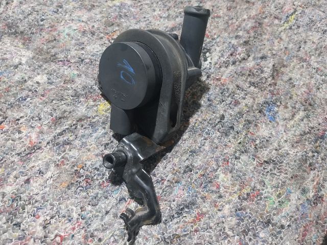 bontott VW GOLF V Vízpumpa