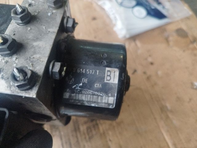 bontott VW GOLF V ABS Kocka