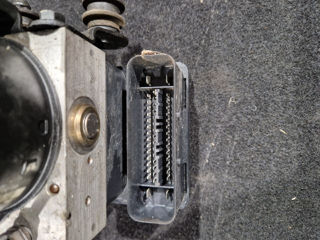 bontott VW GOLF V ABS Kocka