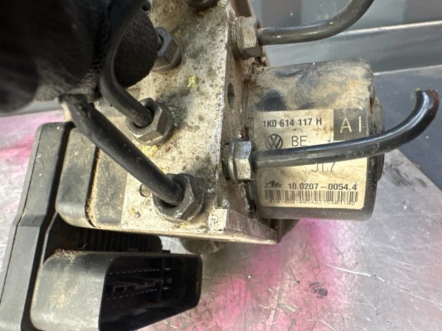 bontott VW GOLF V ABS Kocka