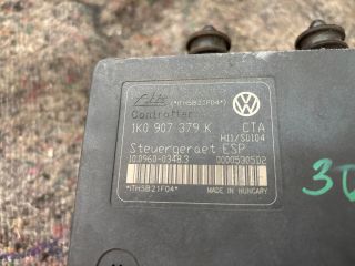 bontott VW GOLF V ABS Kocka