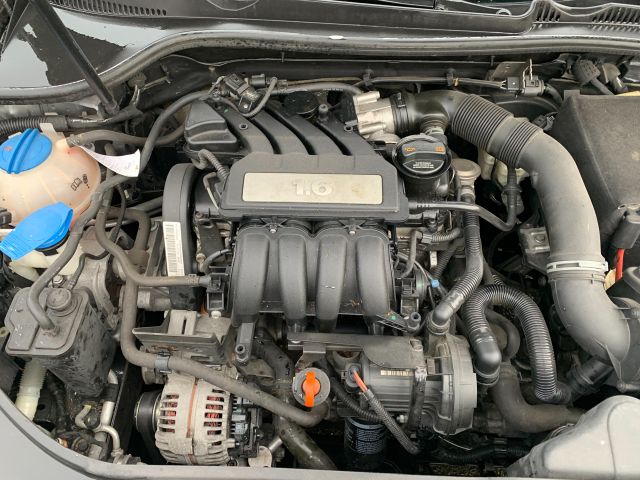 bontott VW GOLF V Bal első Csonkállvány Kerékaggyal