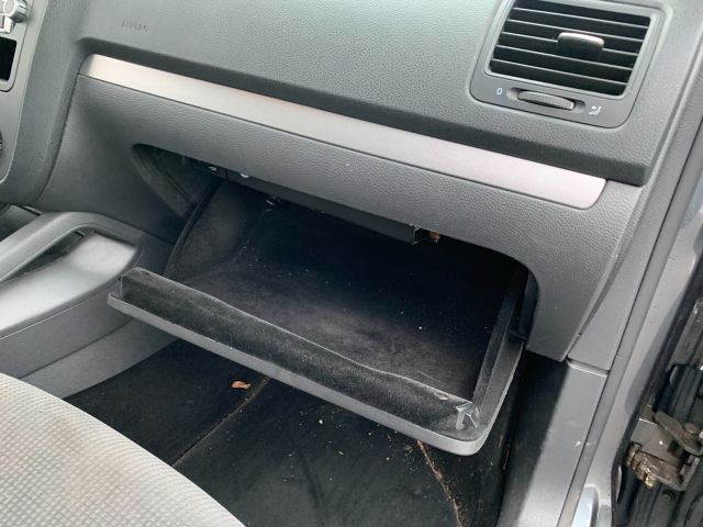 bontott VW GOLF V Bal első Csonkállvány Kerékaggyal