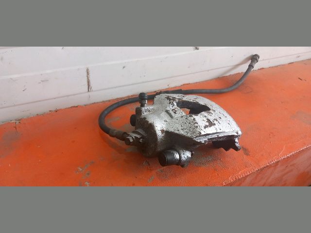 bontott VW GOLF V Bal első Féknyereg Munkahengerrel