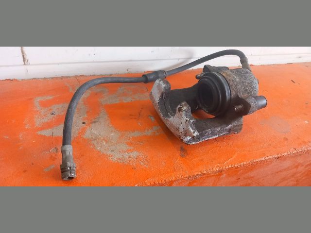 bontott VW GOLF V Bal első Féknyereg Munkahengerrel