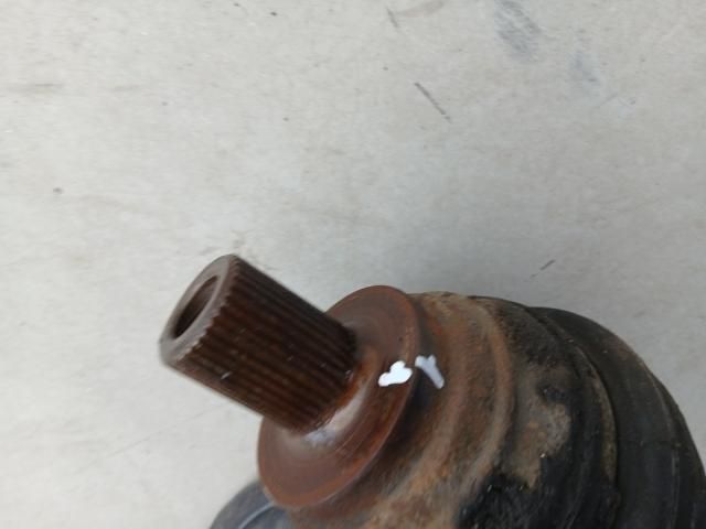 bontott VW GOLF V Bal Féltengely