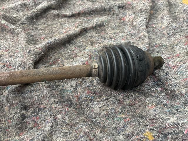 bontott VW GOLF V Bal Féltengely