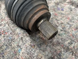 bontott VW GOLF V Bal Féltengely