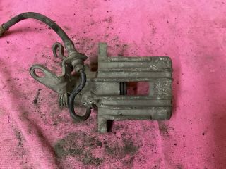 bontott VW GOLF V Bal hátsó Féknyereg Munkahengerrel